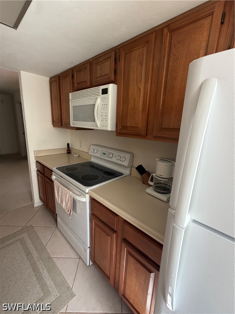 2 Bed Condominium for Sale in Naples, photo 4