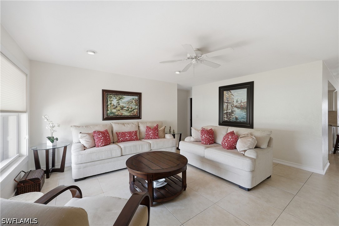 3 Bed SingleFamilyResidence for Sale in South Pointe, photo 4