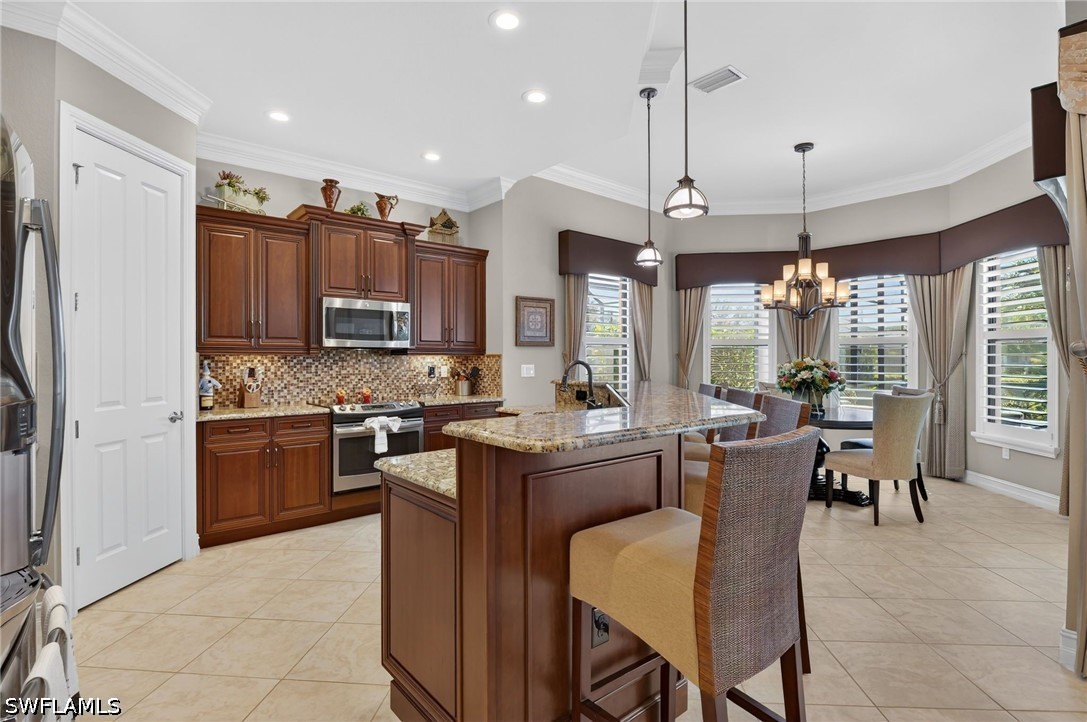 3 Bed Pool Home for Sale in Naples, photo 4
