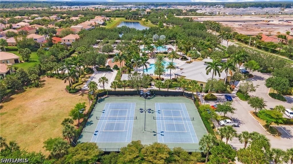 3 Bed Waterfront Home for Sale in Naples, photo 4