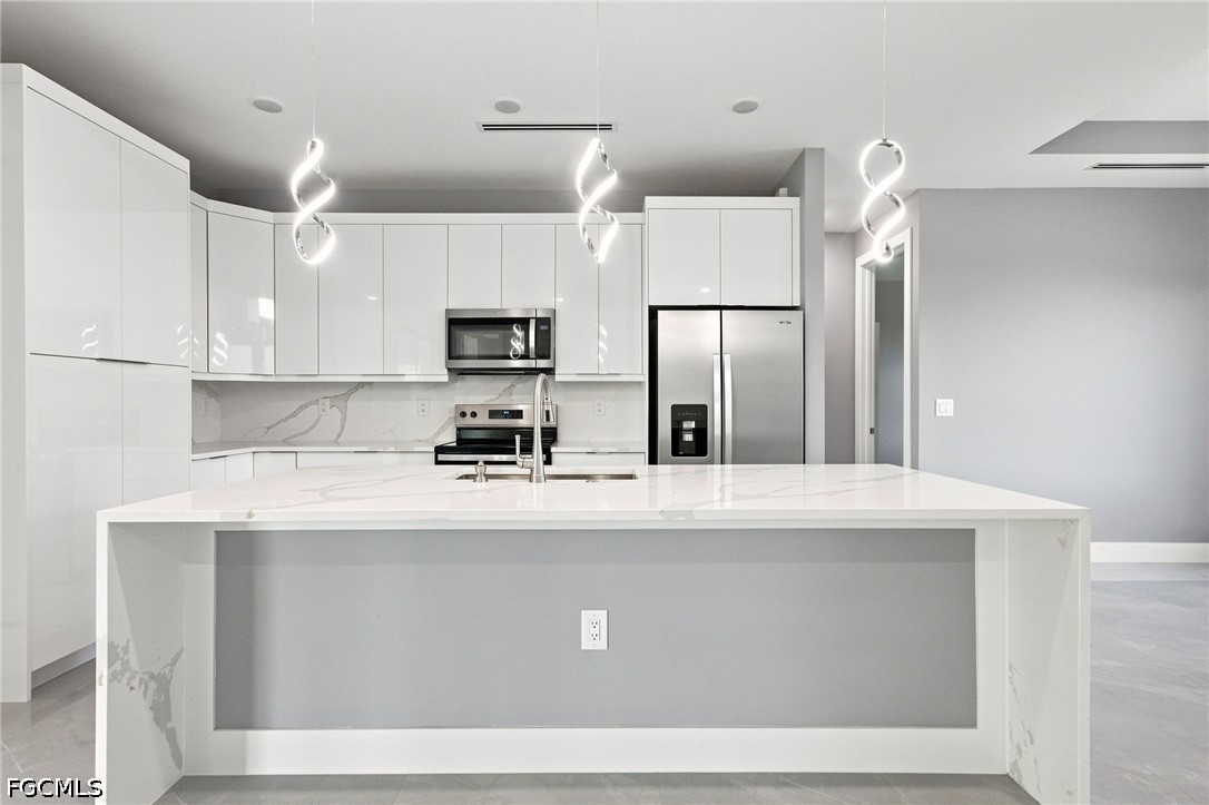 4 Bed SingleFamilyResidence for Sale in Lehigh Acres, photo 4