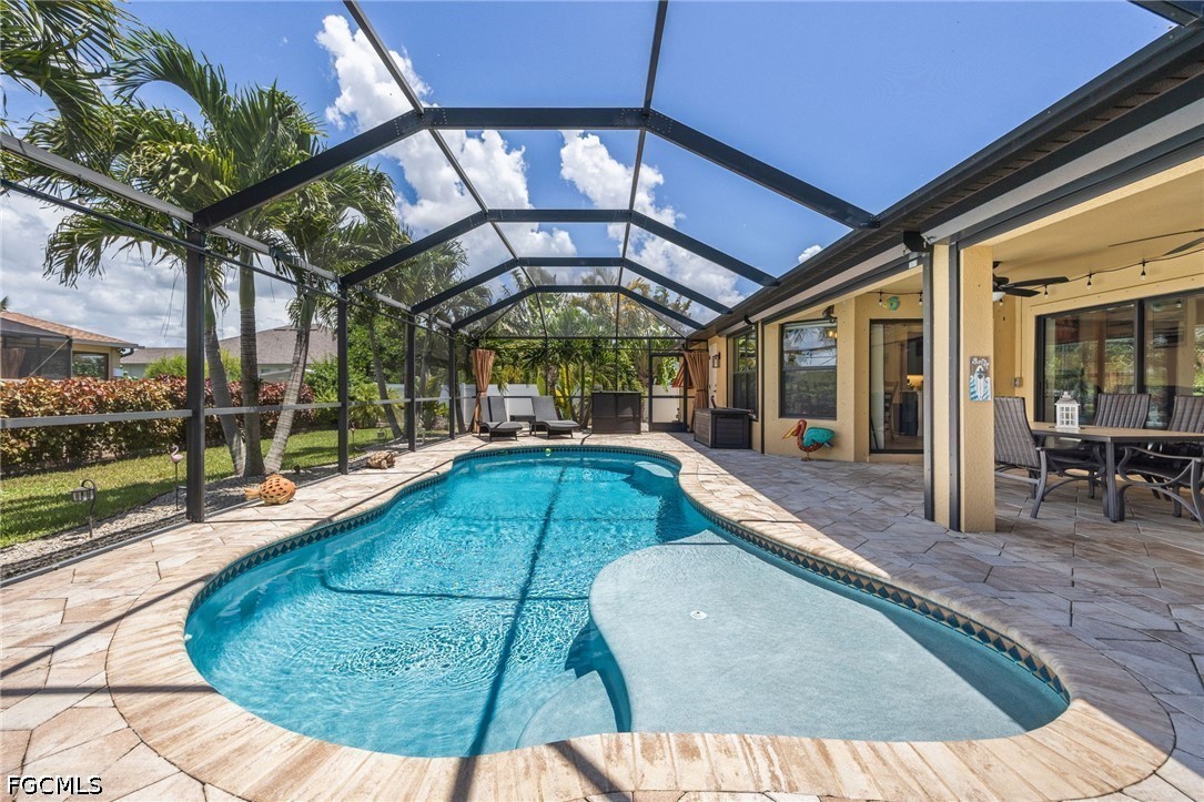 3 Bed Pool Home for Sale in Cape Coral, photo 4