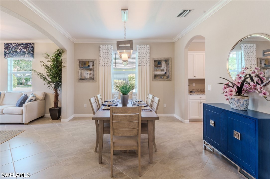 5 Bed Pool Home for Sale in Hampton Lakes, photo 4