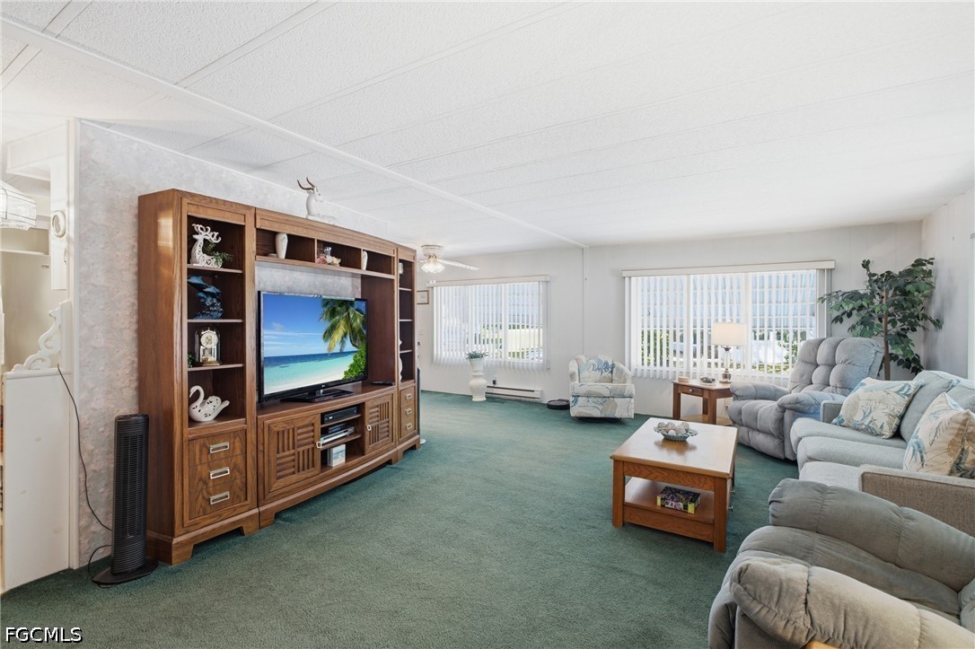 2 Bed ManufacturedHome for Sale in Carriage Village, photo 4