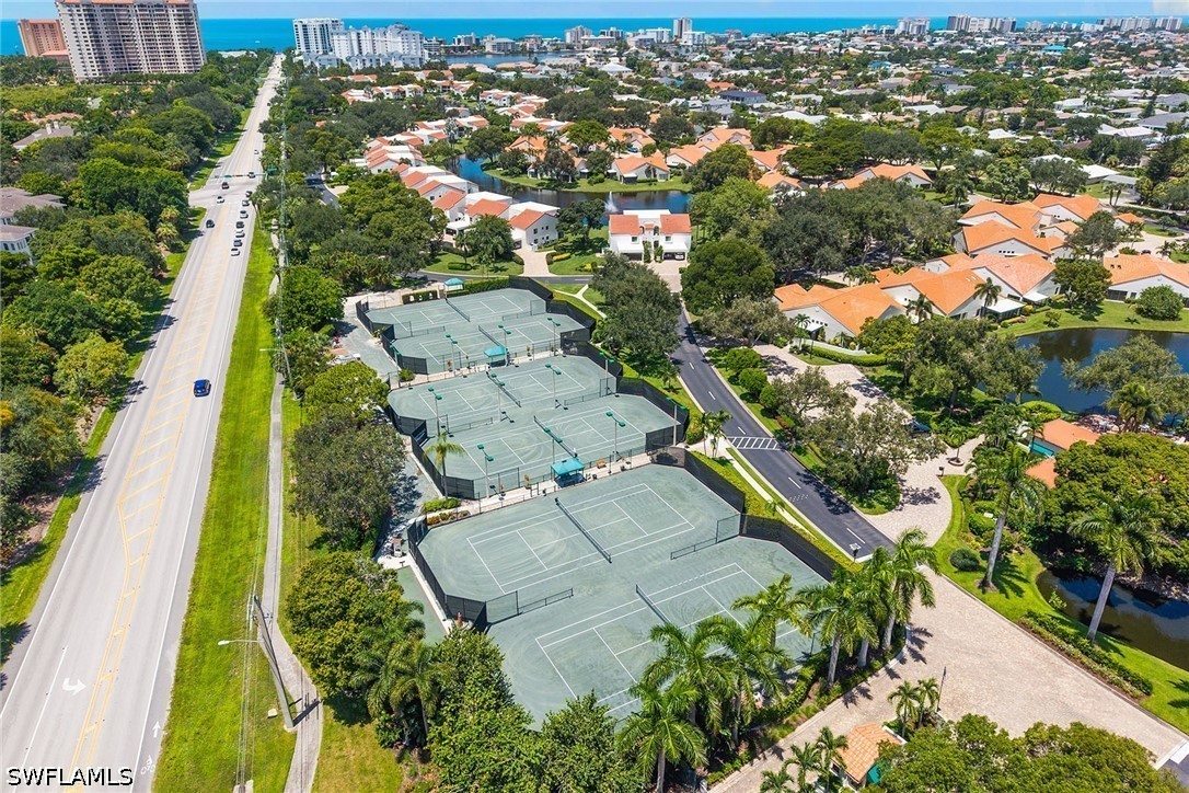 3 Bed SingleFamilyResidence for Sale in Naples, photo 4