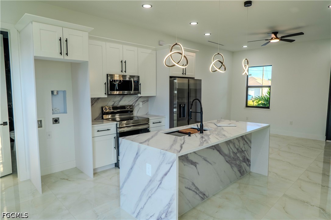 3 Bed SingleFamilyResidence for Sale in Lehigh Acres, photo 4