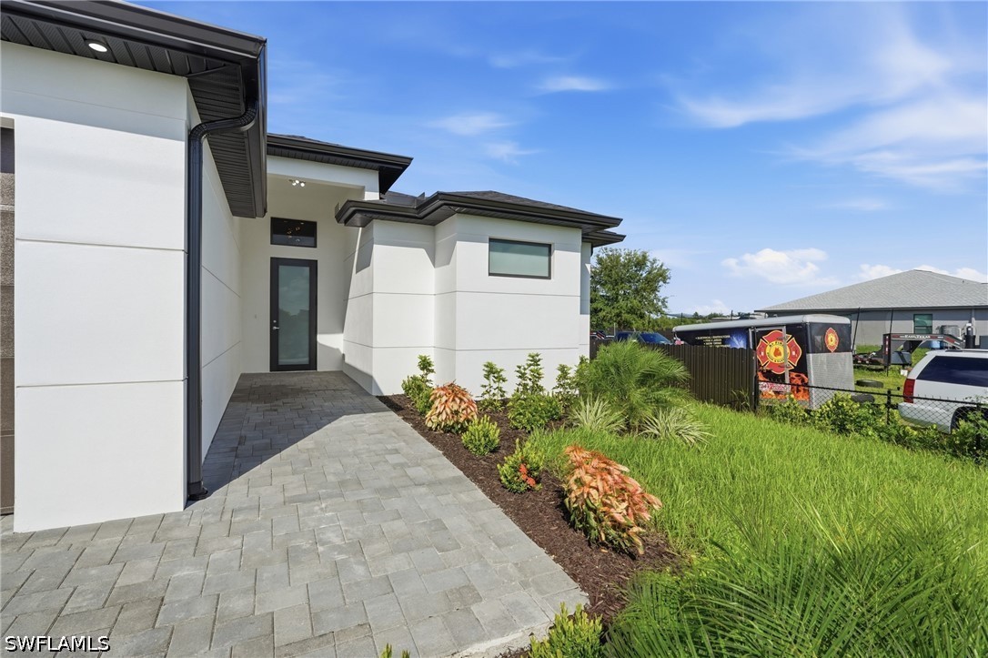 4 Bed Waterfront Home for Sale in Lehigh Acres, photo 4