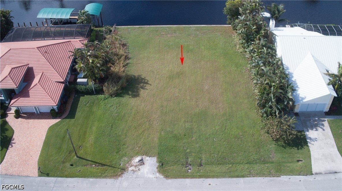 Waterfront Home for Sale in Fort Myers, photo 4