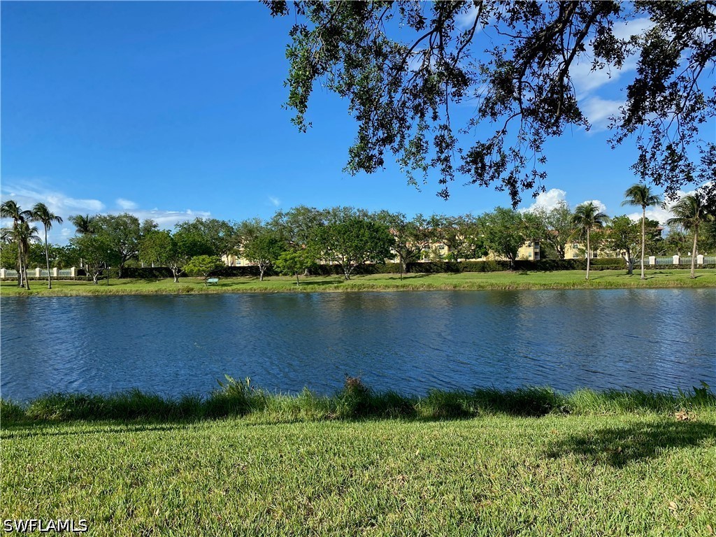 2 Bed Waterfront Home for Sale in Village Walk, photo 4