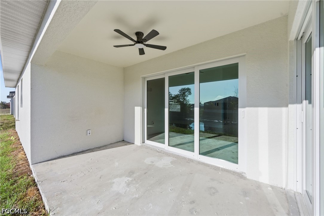 3 Bed Waterfront Home for Sale in Cape Coral, photo 4
