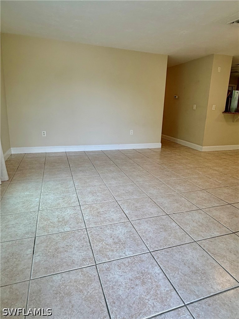 3 Bed SingleFamilyResidence for Sale in Naples, photo 4