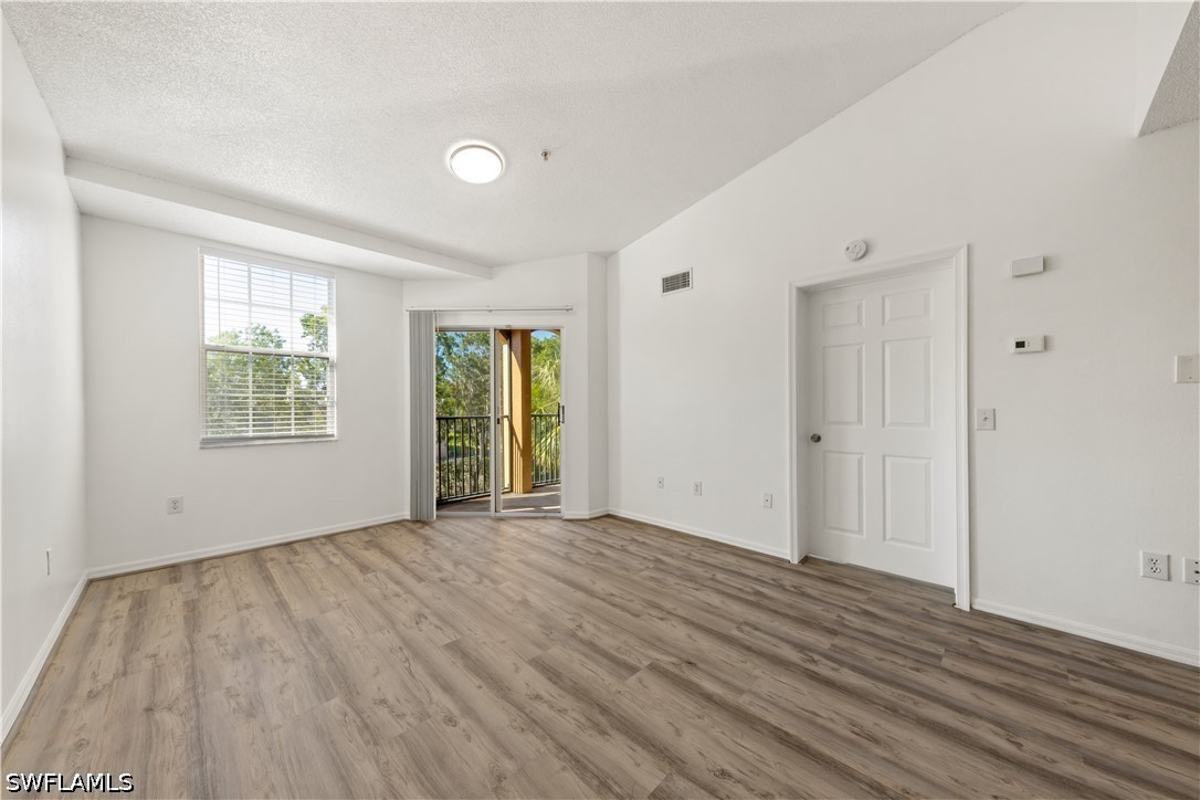 1 Bed Waterfront Home for Sale in Sanctuary, photo 4