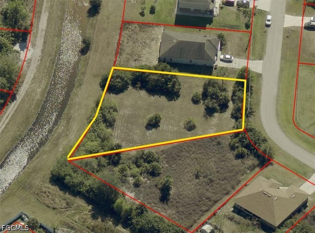 Waterfront Home for Sale in Greenbriar, photo 4