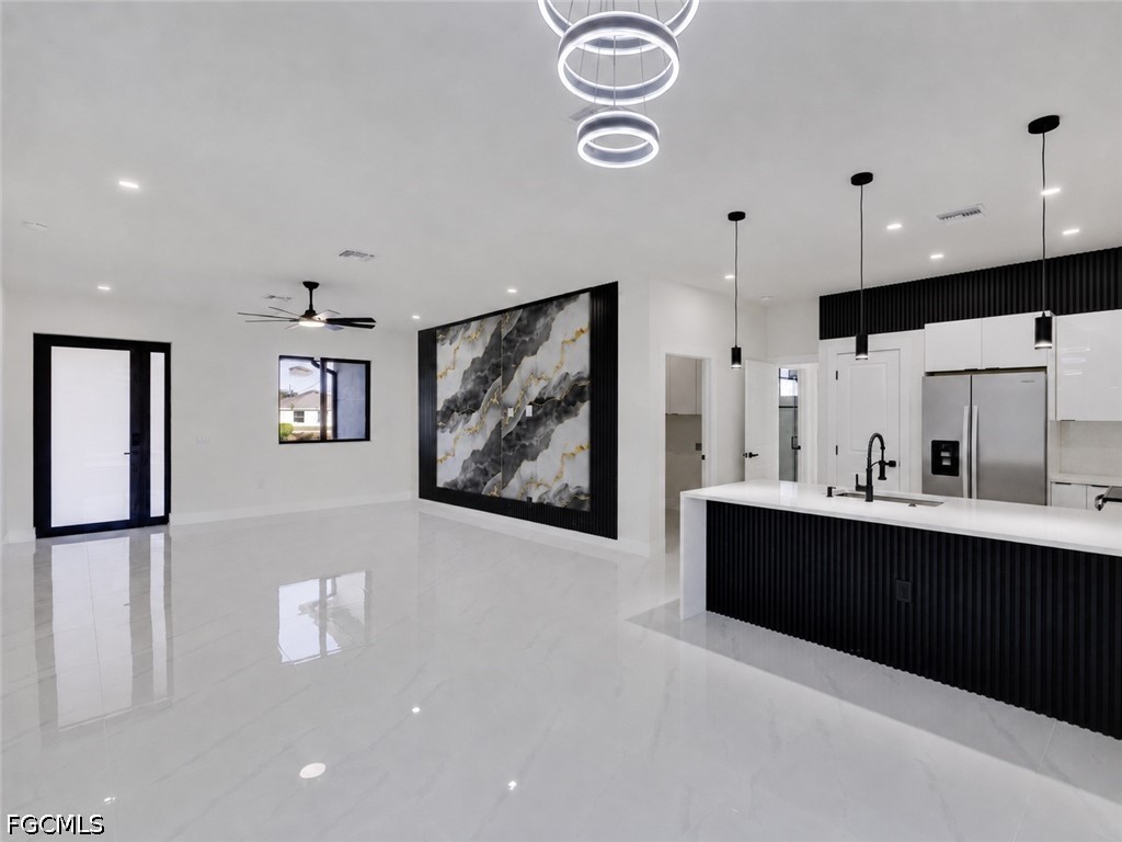 3 Bed Pool Home for Sale in Cape Coral, photo 4