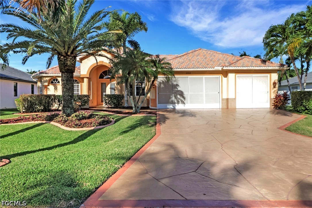 4 Bed Pool Home for Sale in Cape Coral, photo 4