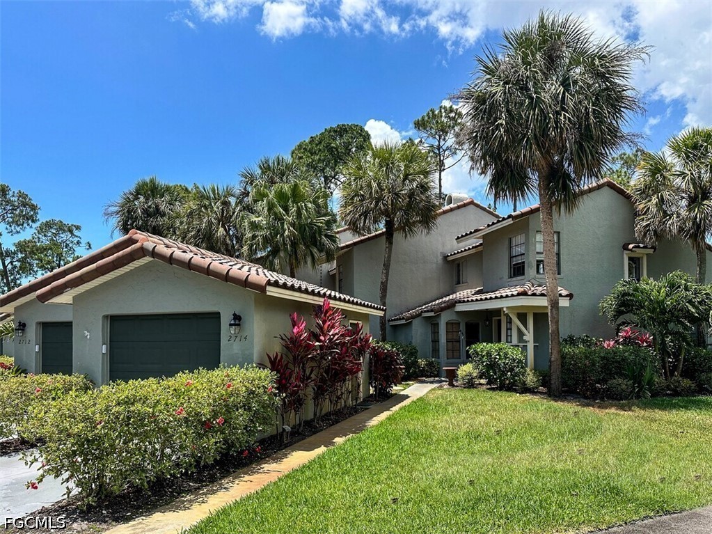 8 Bed Pool Home for Sale in Kings Lake, photo 4
