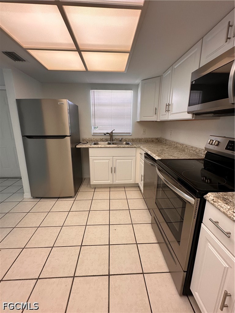 2 Bed Condominium for Sale in Cape Coral, photo 4