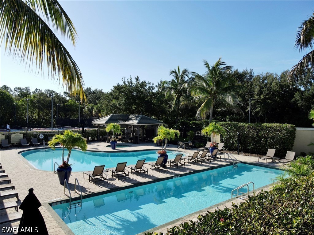 3 Bed SingleFamilyResidence for Sale in Naples, photo 4
