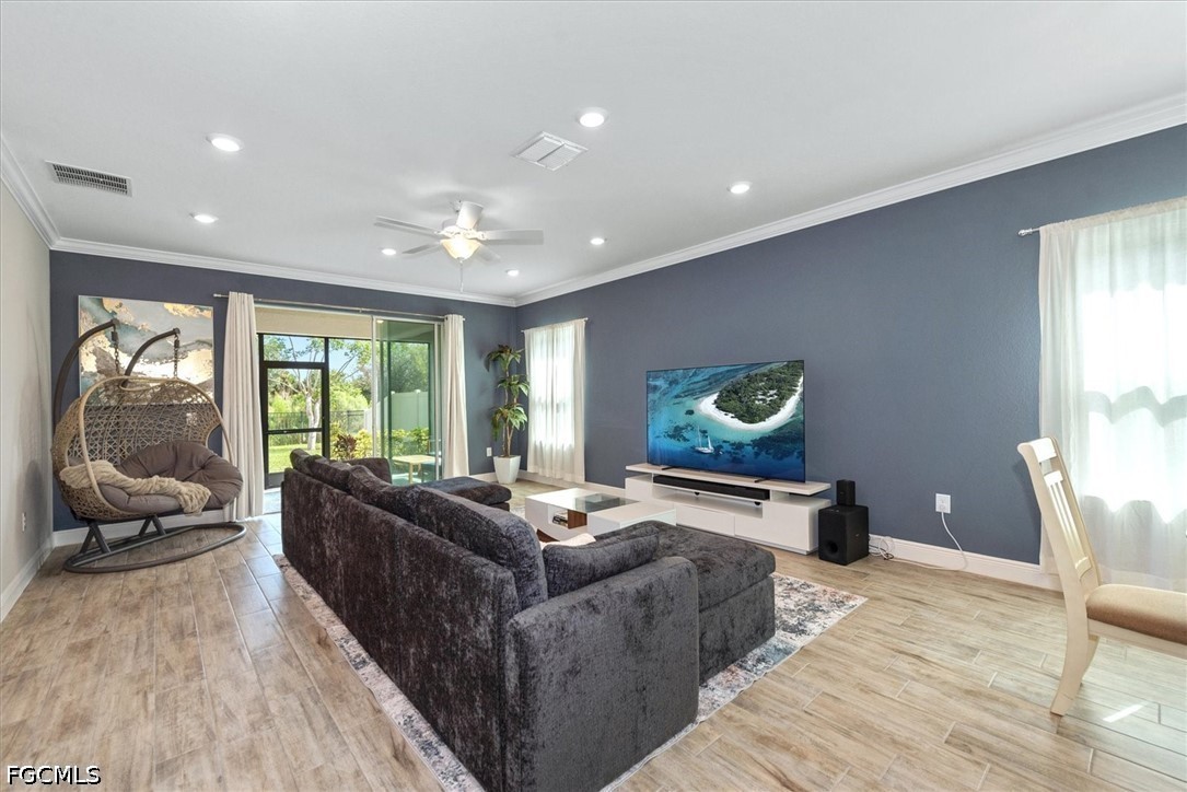 4 Bed SingleFamilyResidence for Sale in Brightwater, photo 4