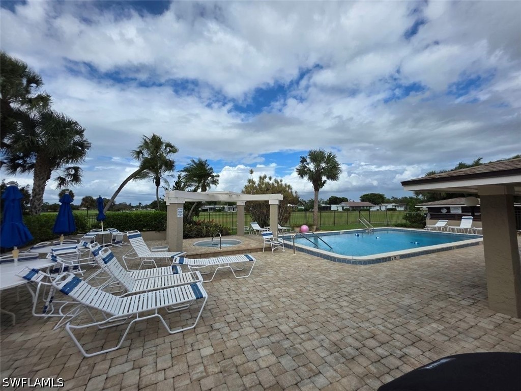 2 Bed Condominium for Sale in Lakewood, photo 4