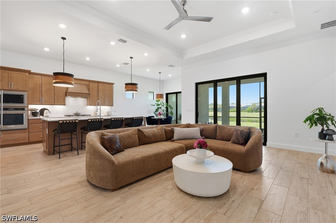 3 Bed Waterfront Home for Sale in Naples, photo 4
