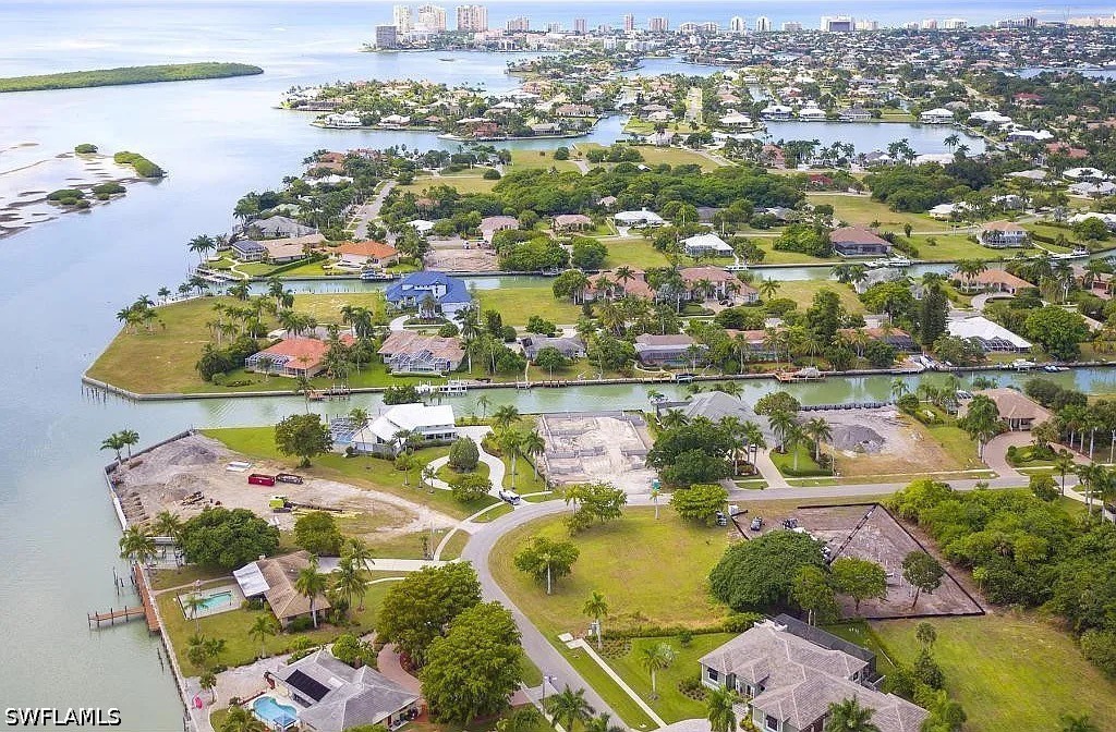 Residential for Sale in Marco Beach, photo 4