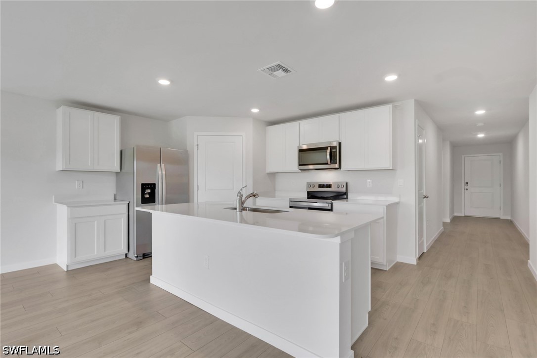 3 Bed SingleFamilyResidence for Sale in Avalon, photo 4