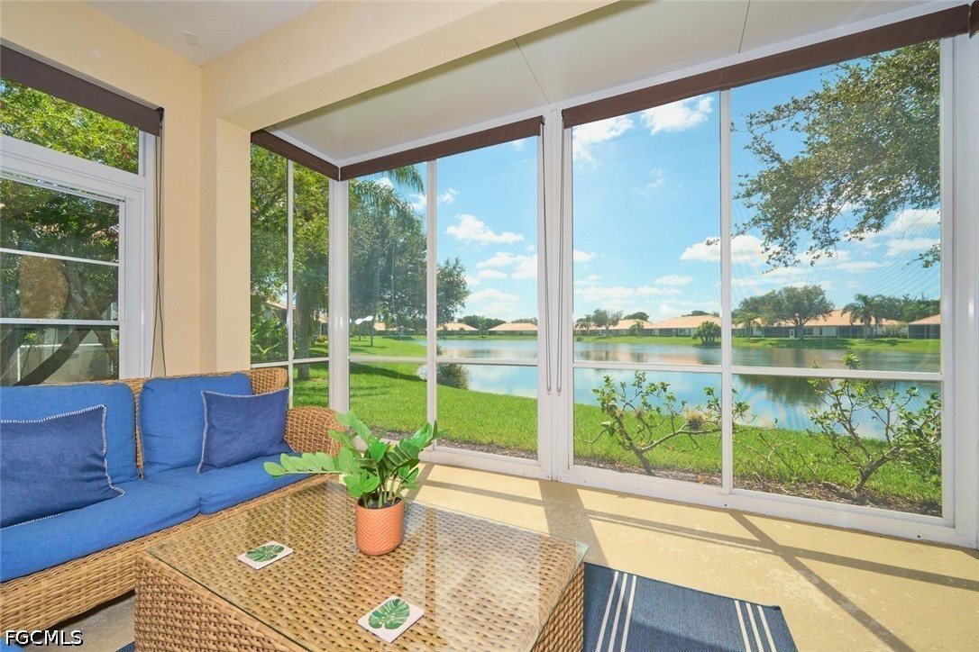 2 Bed Waterfront Home for Sale in Fort Myers, photo 4