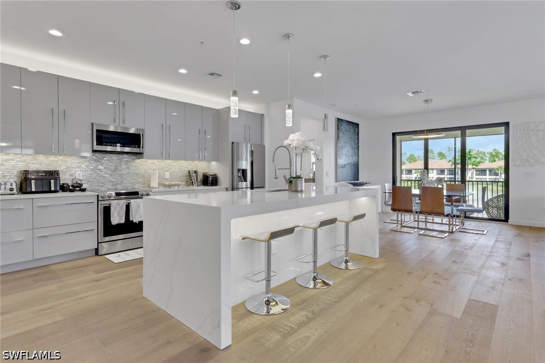 3 Bed Condominium for Sale in Naples, photo 4