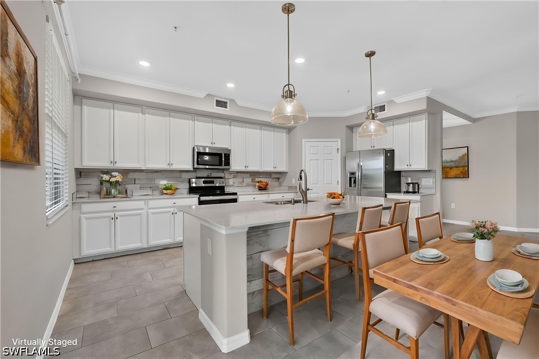 3 Bed Waterfront Home for Sale in Fort Myers, photo 4