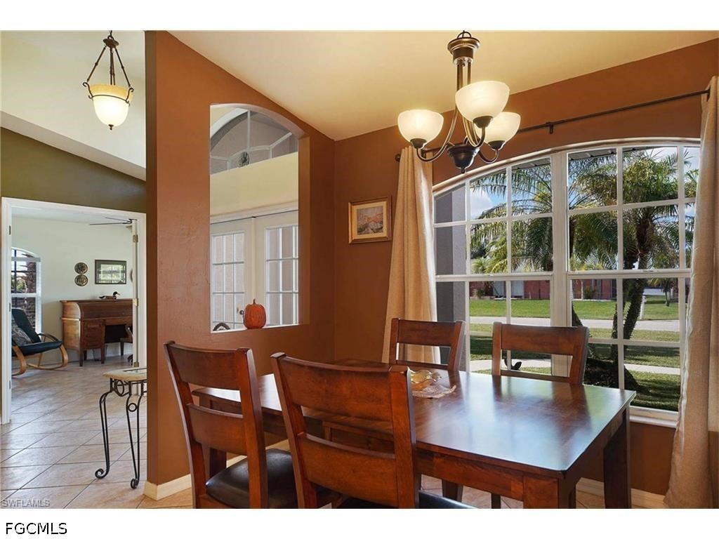 3 Bed Pool Home for Sale in Cape Coral, photo 4