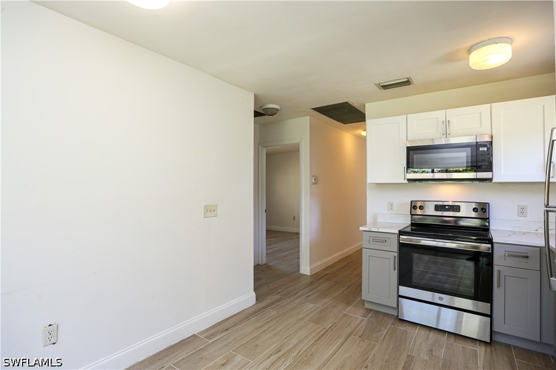 2 Bed SingleFamilyResidence for Sale in Naples, photo 4