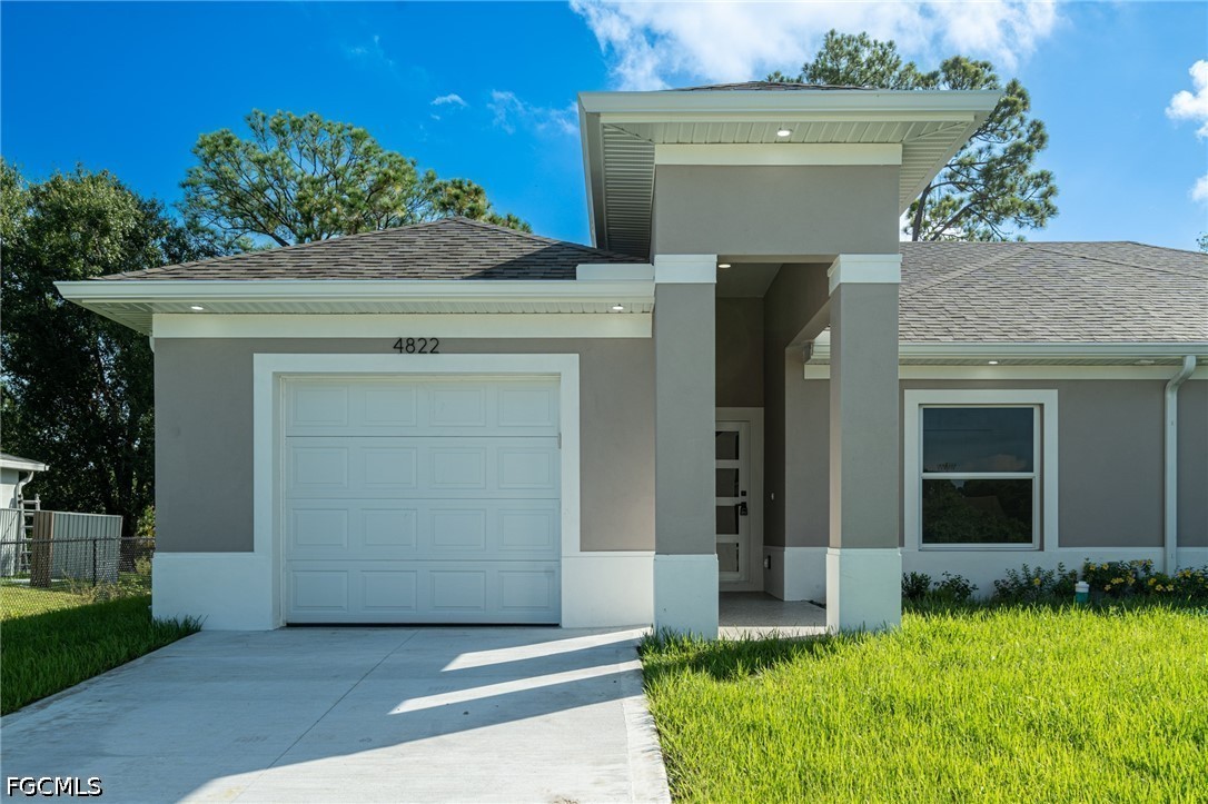 3 Bed Waterfront Home for Sale in Lehigh Acres, photo 4
