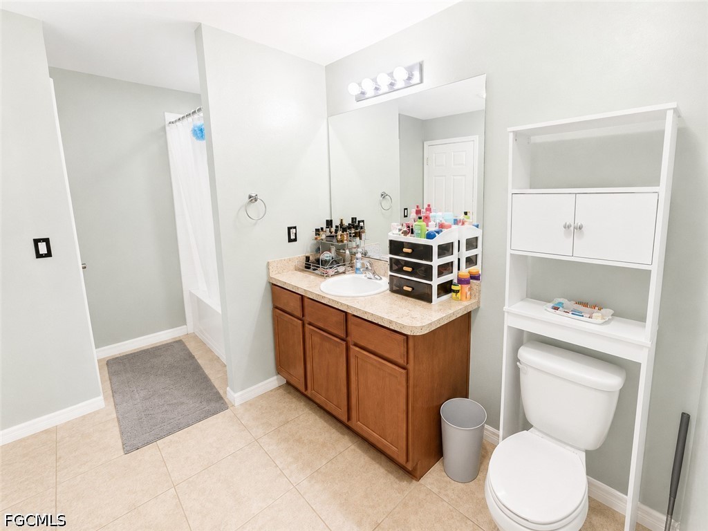 3 Bed SingleFamilyResidence for Sale in Cape Coral, photo 4