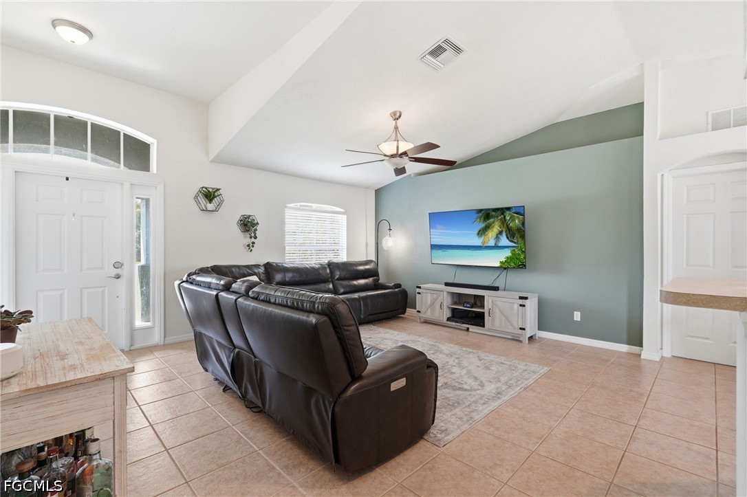 4 Bed SingleFamilyResidence for Sale in Cape Coral, photo 4