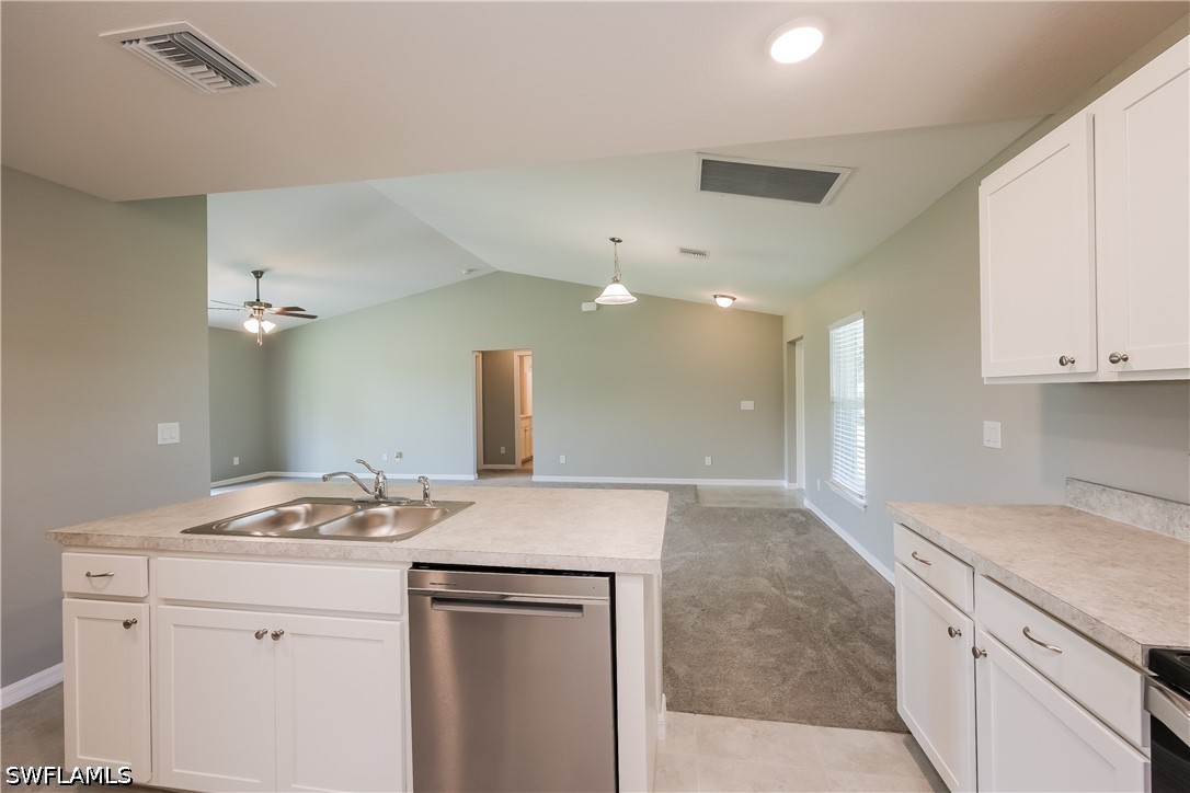 3 Bed SingleFamilyResidence for Sale in Lehigh Acres, photo 4