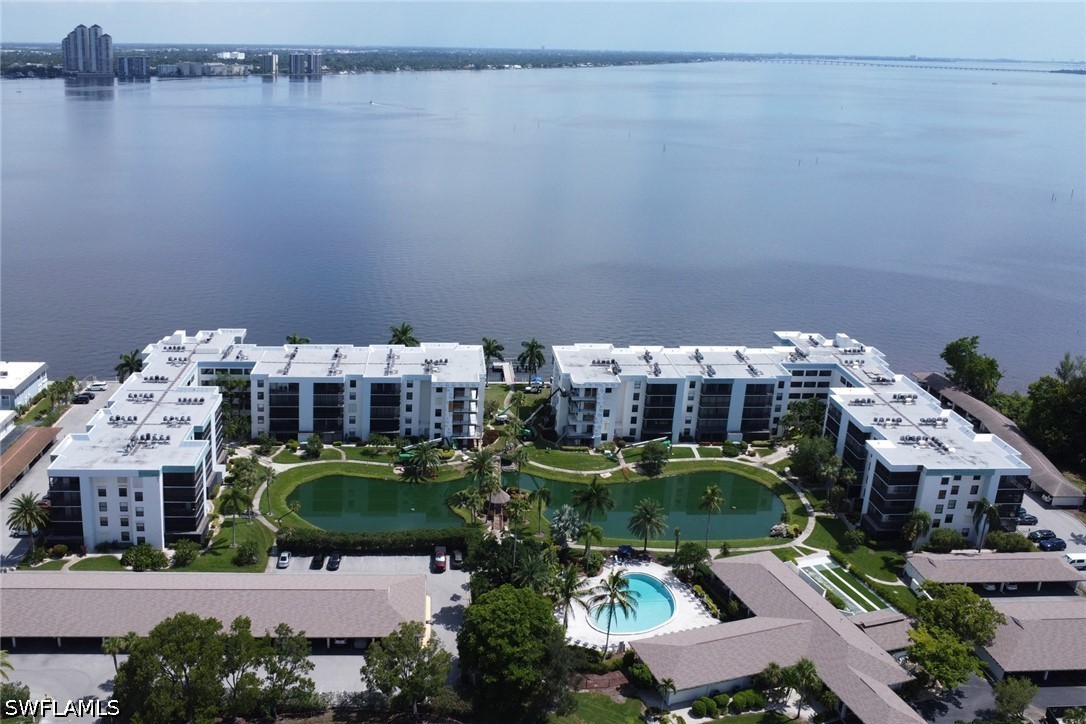 1 Bed Waterfront Home for Sale in Schooner Bay, photo 4