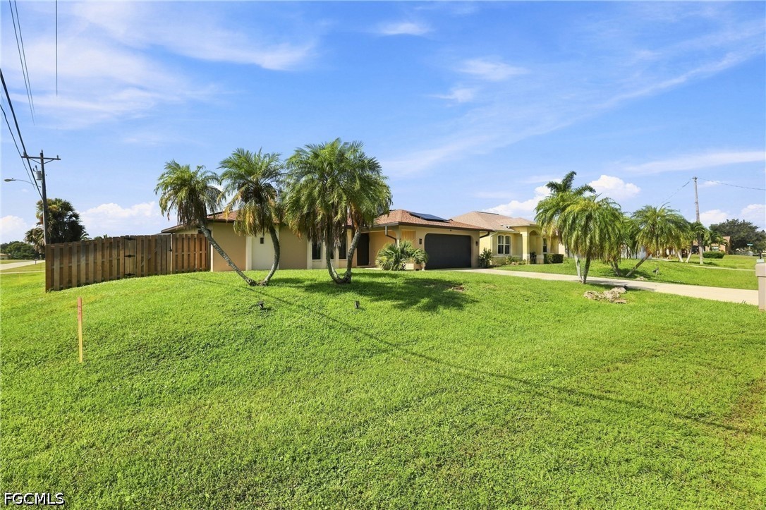 3 Bed SingleFamilyResidence for Sale in Cape Coral, photo 4
