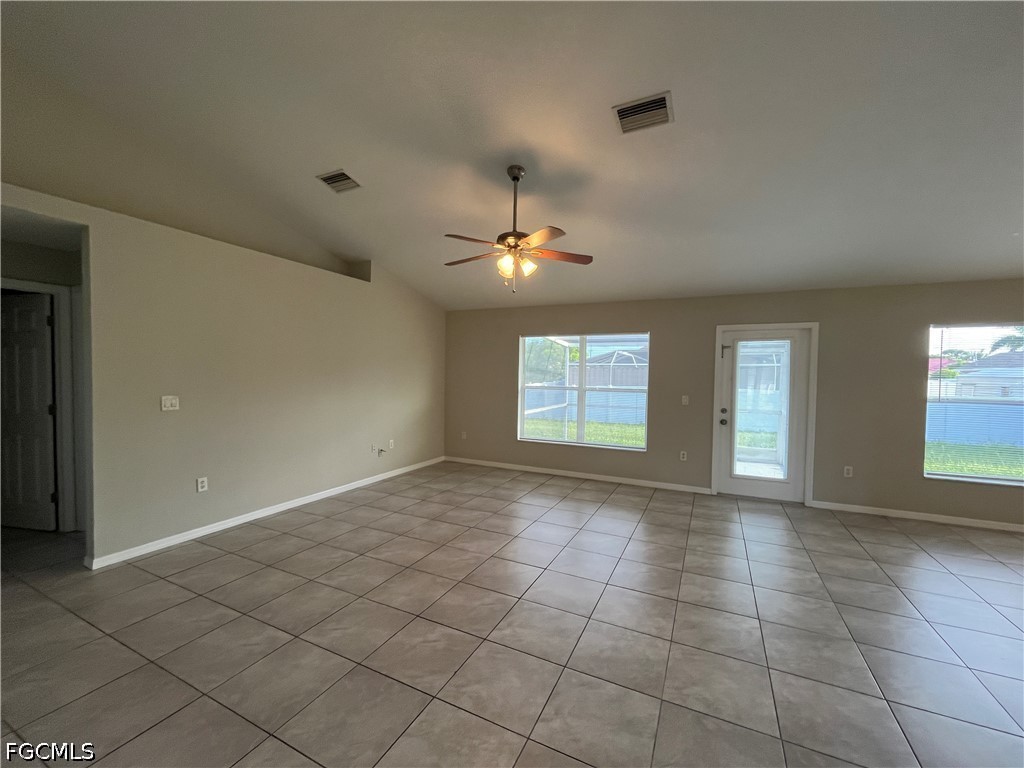4 Bed SingleFamilyResidence for Sale in Cape Coral, photo 4