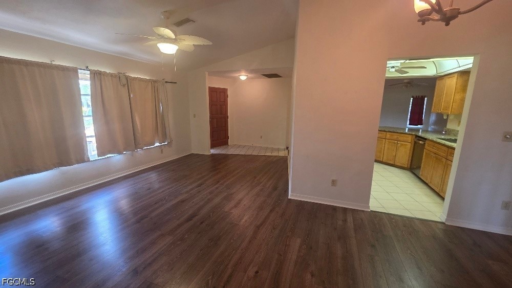 3 Bed SingleFamilyResidence for Sale in Lehigh Acres, photo 4