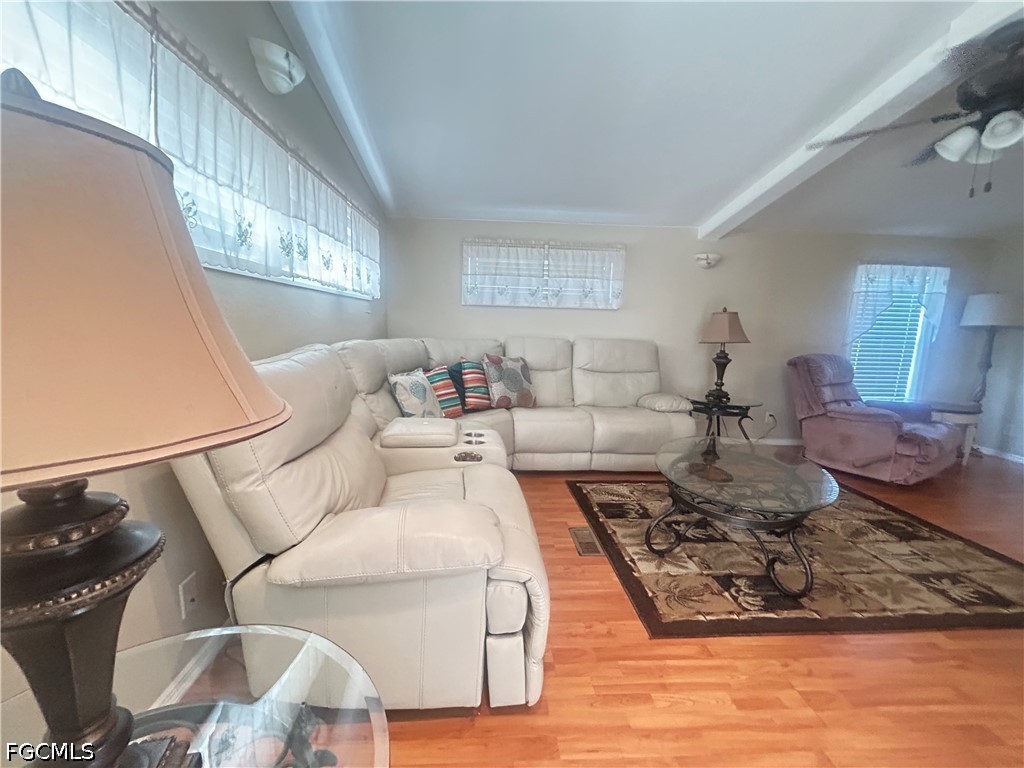 2 Bed ManufacturedHome for Sale in Horizon Village, photo 4