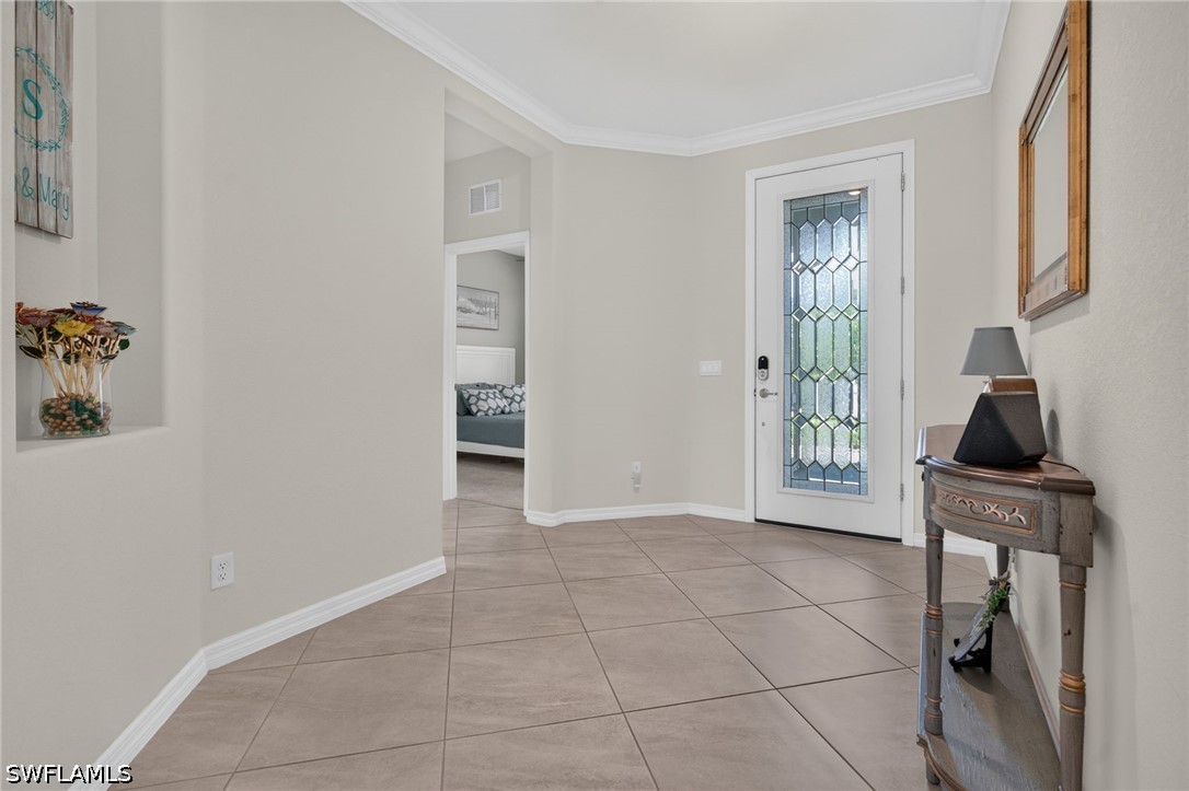 3 Bed Pool Home for Sale in Naples, photo 4