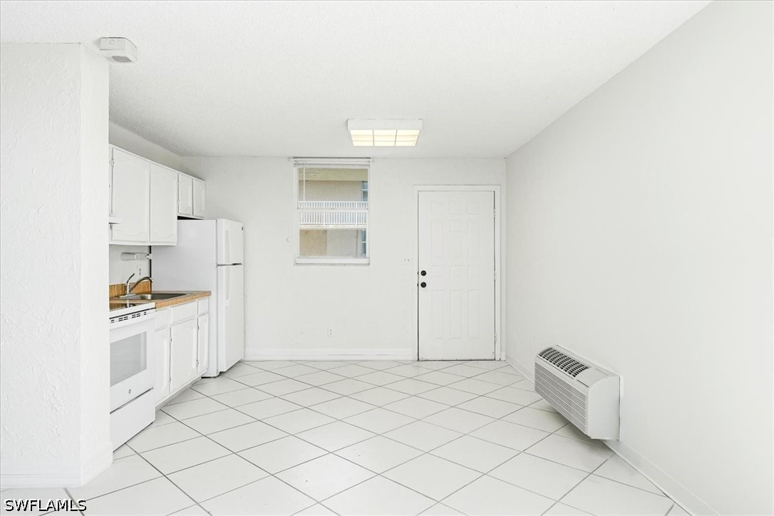 1 Bed Condominium for Sale in Bonita Springs, photo 4