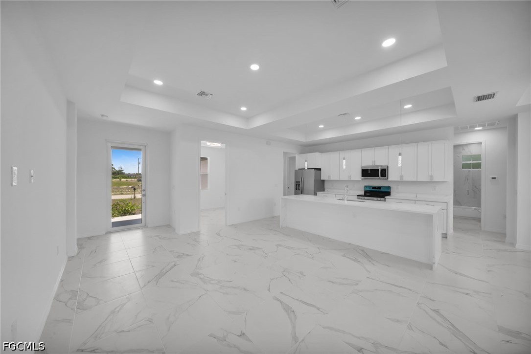 3 Bed SingleFamilyResidence for Sale in Lehigh Acres, photo 4