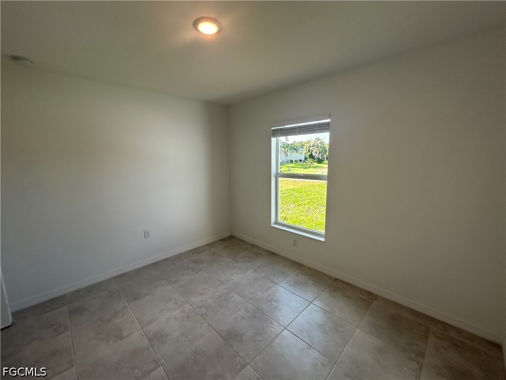 4 Bed Waterfront Home for Sale in Cape Coral, photo 4