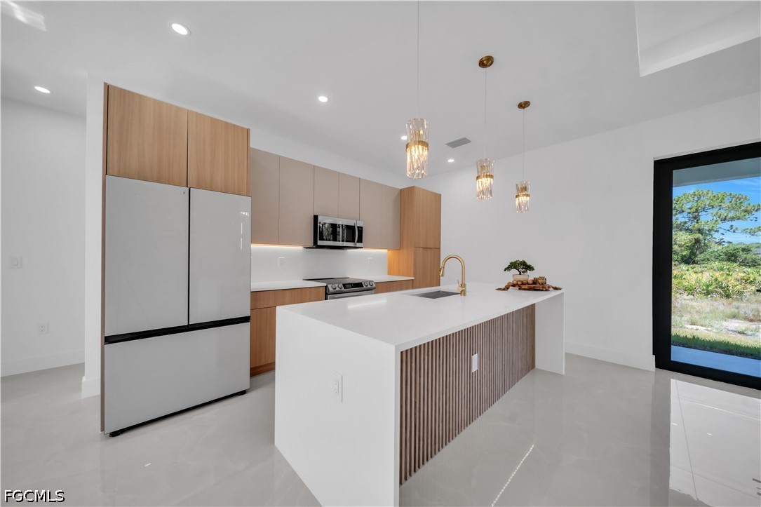 4 Bed SingleFamilyResidence for Sale in Lehigh Acres, photo 4