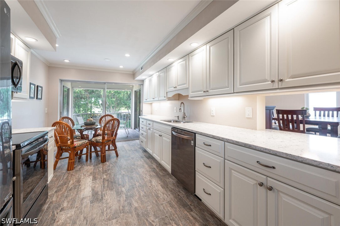 2 Bed Condominium for Sale in Palm Royal Apts, photo 4