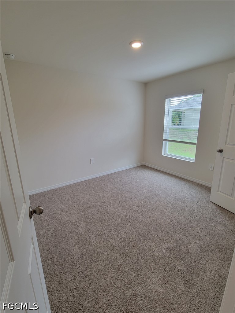3 Bed SingleFamilyResidence for Sale in Lehigh Acres, photo 4