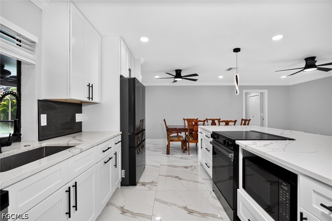 3 Bed Pool Home for Sale in Whiskey Creek, photo 4