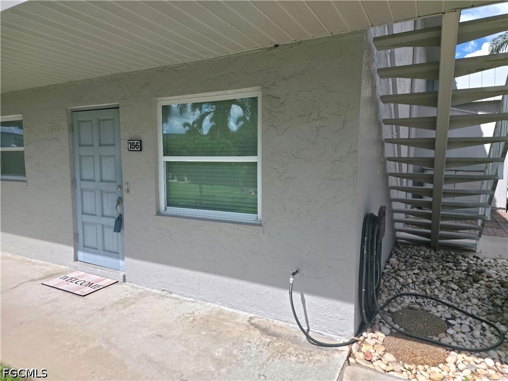 1 Bed Pool Home for Sale in Fort Myers, photo 4